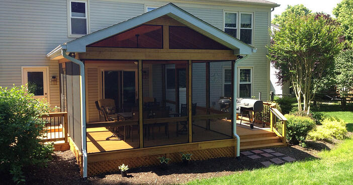 Screened_porch_in_VA