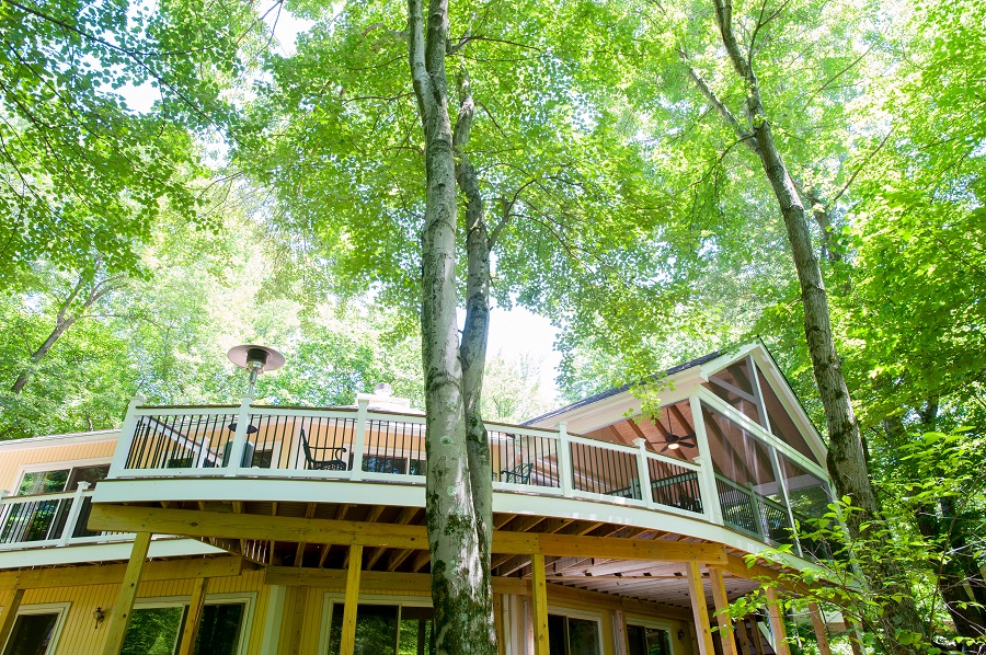 low-maintenance natural deck Darnestown, Maryland