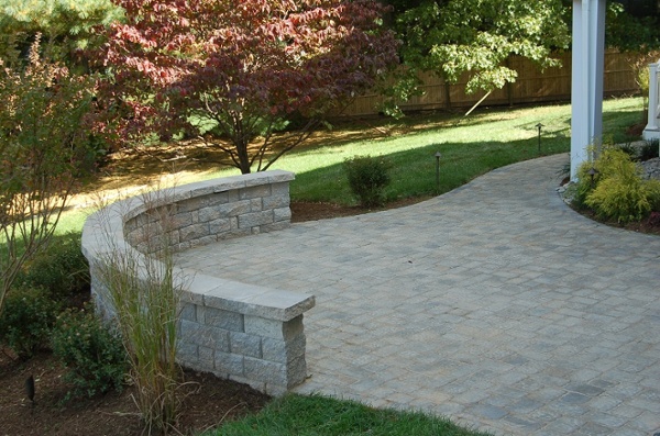 curved sitting wall builder in Potomac, MD with paver patio
