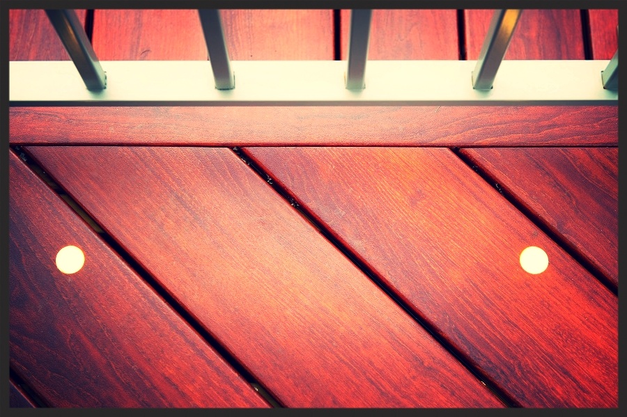 Zuri premium decking with insight lights fade resistant low maintenance decking