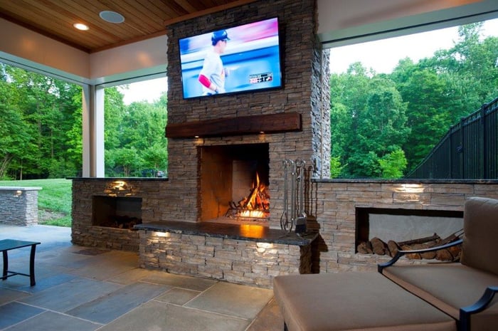 screened-in patio in Fairfax County, Virginia with Infratech heaters and motorized retractable Phantom screens (12)