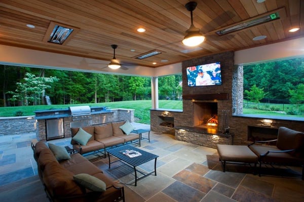 screened-in patio in Fairfax County, Virginia with Infratech heaters and motorized retractable Phantom screens (2)