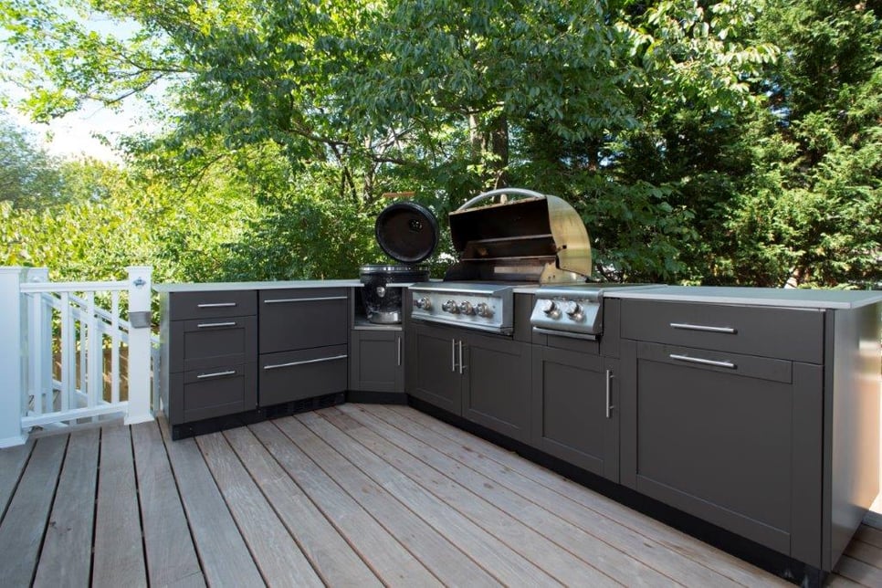 Danver outdoor stainless kitchens in Maryland