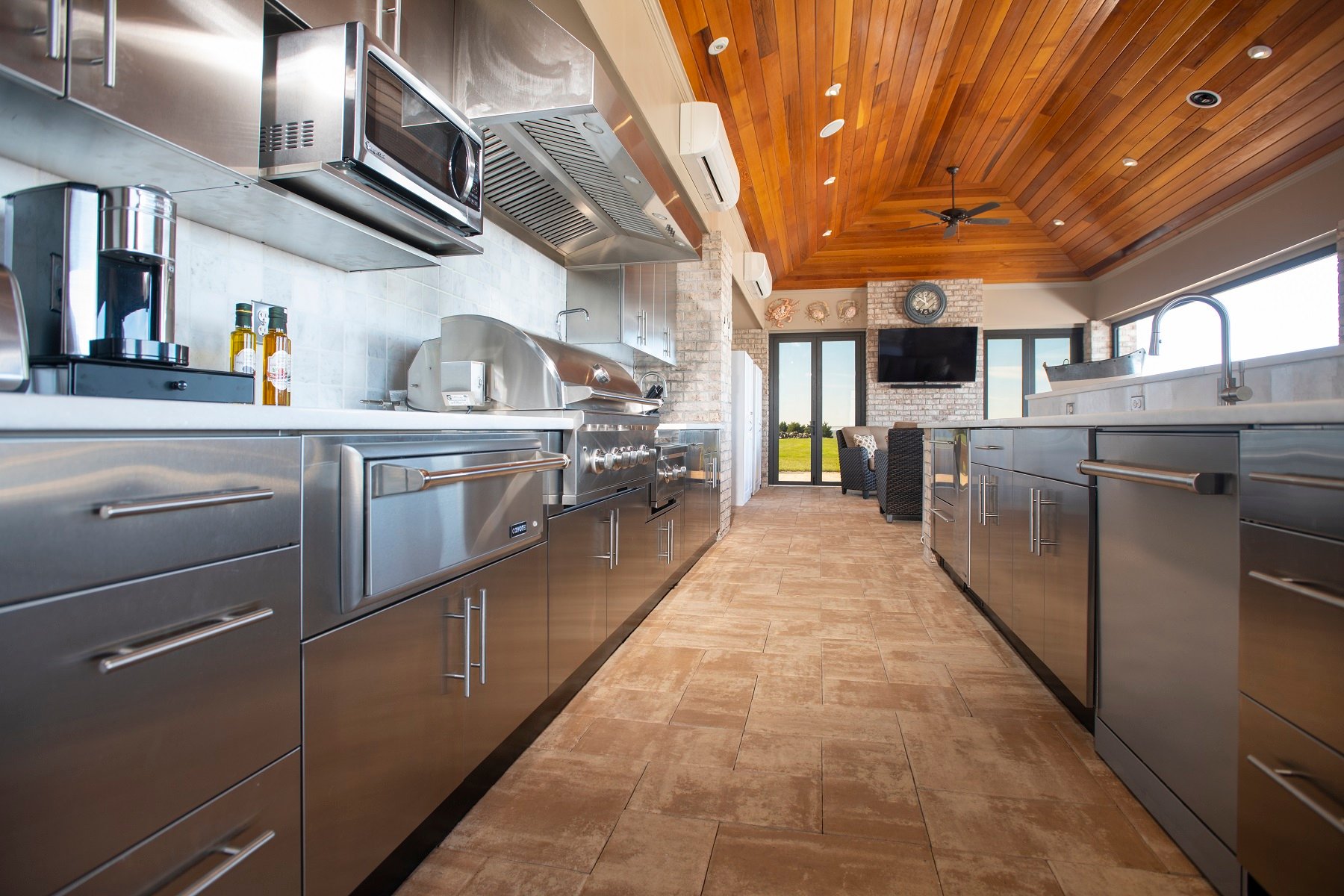 danver_cabinets_stainless_steel_poolhouse_kitchen (4)