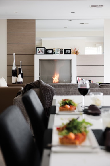 EcoSmart Aspect indoor fireplace. Photo credits to EcoSmart Fire