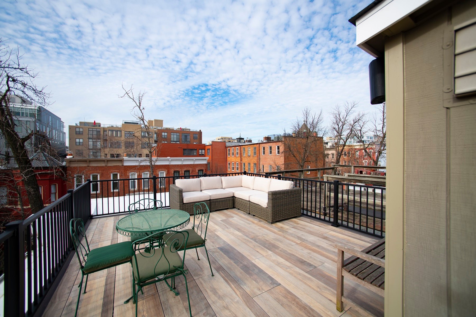 logans-circle-rooftop-deck-with-archatrak-deck-tiles (4)