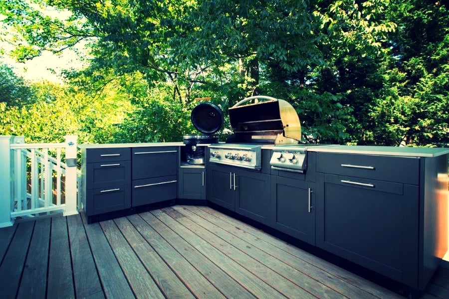 Pros and Cons of 4 Popular Outdoor Kitchen Materials