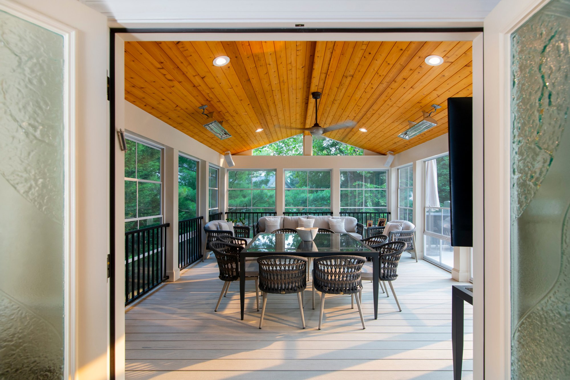 www.designbuildersmd.comhubfsLustine Rockville Sunspace windows upgradeRockville sunspace windows 4 www.designbuildersmd.comhubfsLustine Rockville Sunspace windows upgradeRockville sunspace windows 4