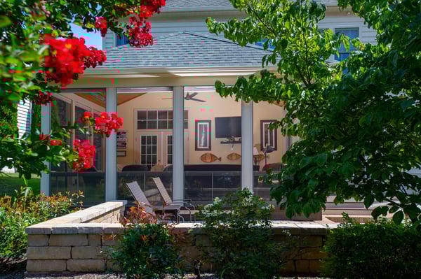 www.designbuildersmd.comhubfsSimmons Frederick screened porchJohnSimmonsCtFrederickMD_0009-X4