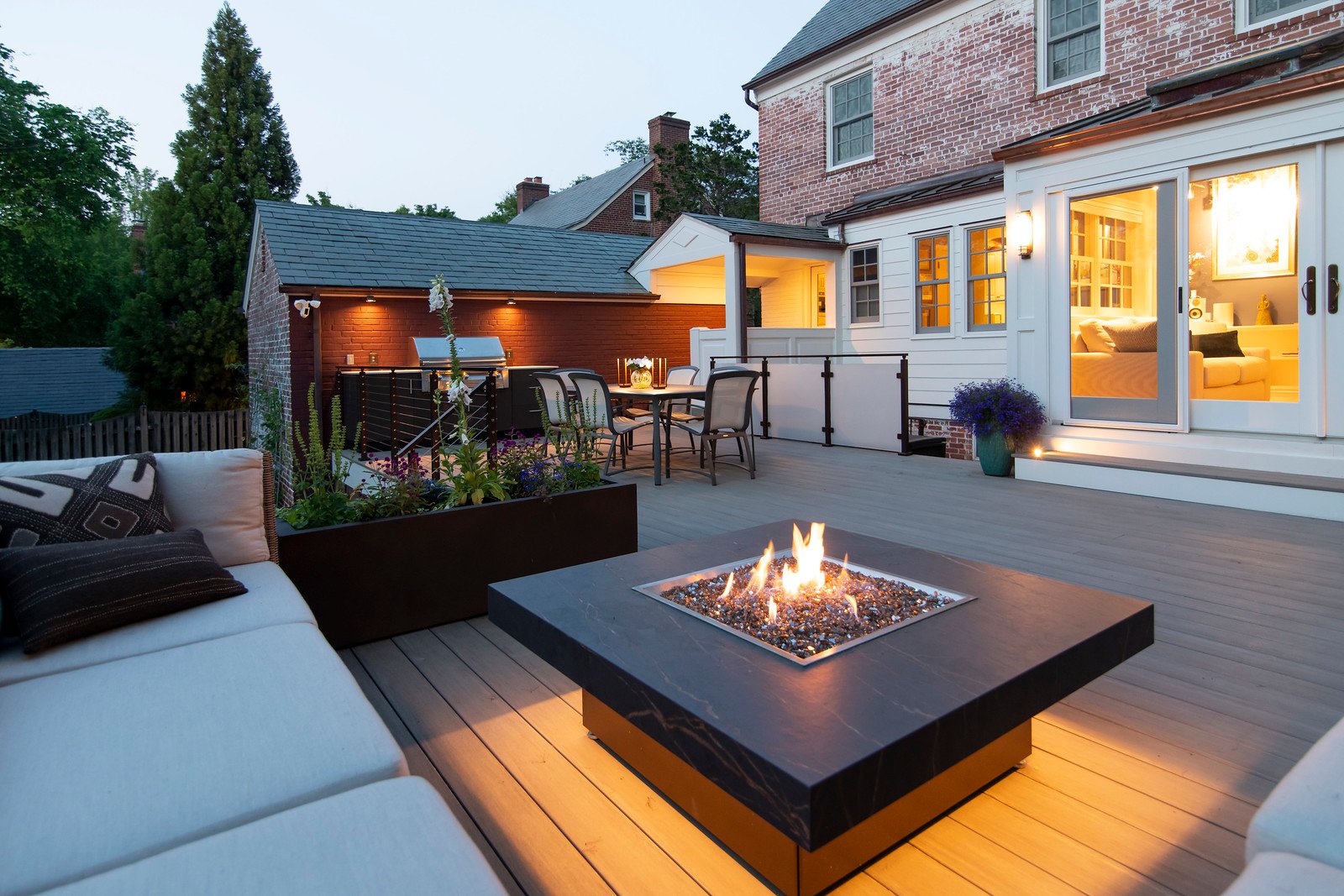 Chevy Chase deck and outdoor kitchen 