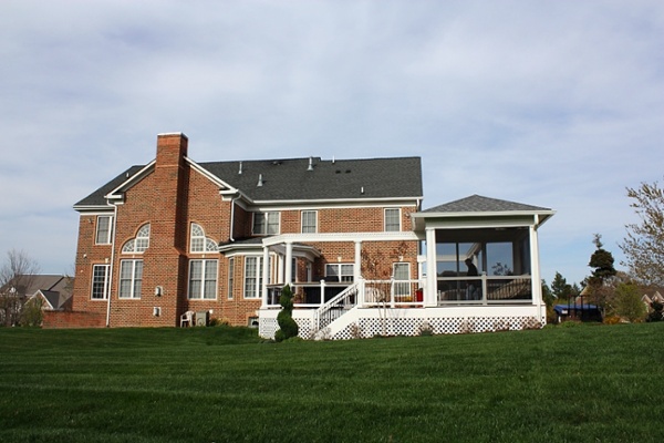 fiberon-deck-and-manual-screen-room-back-view-502865-edited.jpg