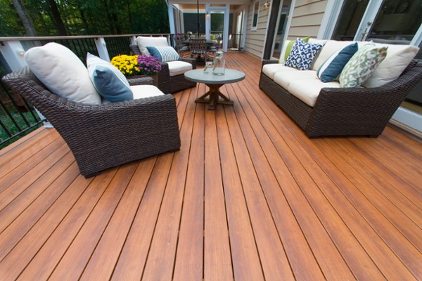 zuri_deck_and_hardwood_screened_porch (14)