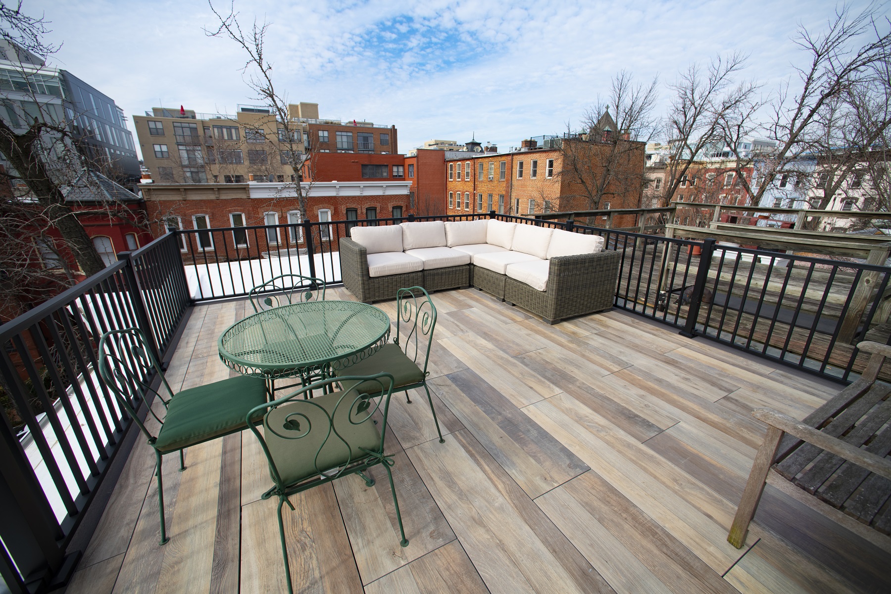 logans-circle-rooftop-deck-with-archatrak-deck-tiles (5)