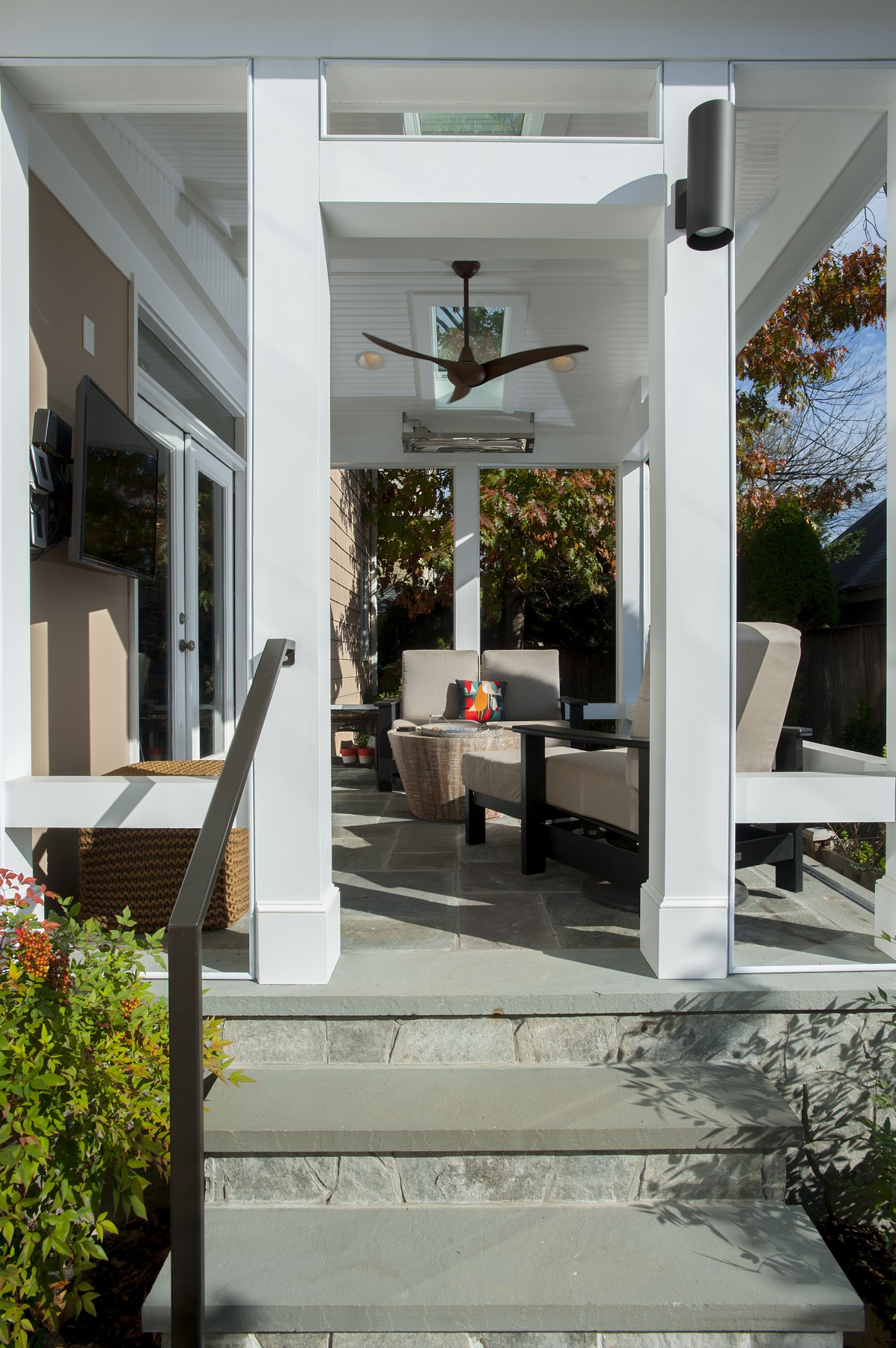 raised_flagstone_porch_design_chevy_chase (7)